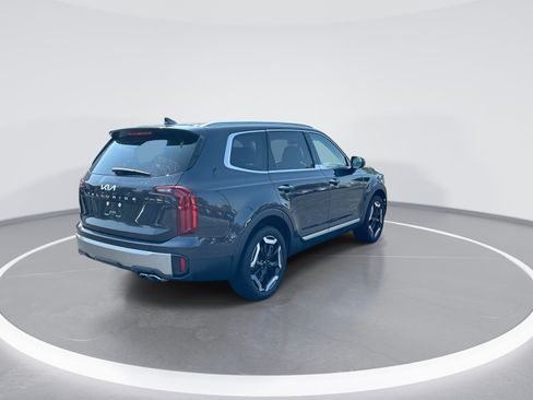Used 2025 Kia Telluride S FWD image 9