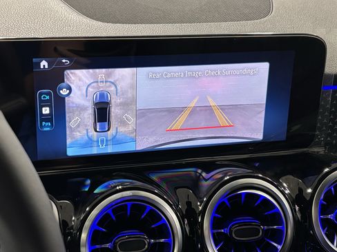 New 2026 Mercedes-Benz GLB 250 4MATIC image 21