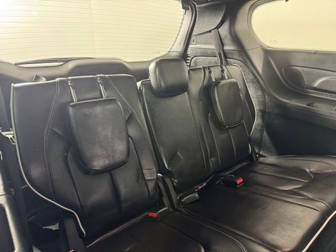 Used 2025 Chrysler Pacifica Limited FWD image 44