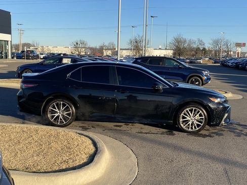 Used 2023 Toyota Camry SE image 8