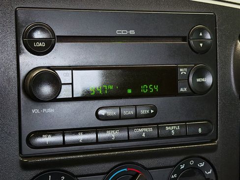 Used 2006 Ford F250 XLT image 8