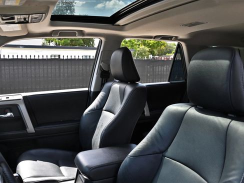 Used 2022 Toyota 4Runner Limited RWD image 11