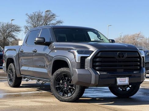 Used 2022 Toyota Tundra SR5 image 2