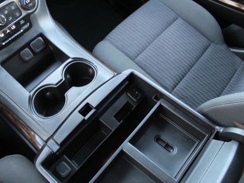 Used 2018 Chevrolet Tahoe LS image 25