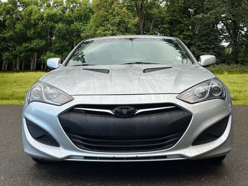 Used 2013 Hyundai Genesis 2.0T image 2