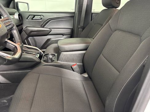 Used 2024 Chevrolet Colorado LT w/ LT Convenience Package image 8
