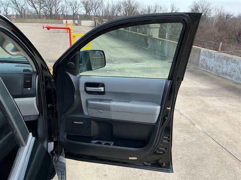 Used 2016 Toyota Sequoia Limited image 33