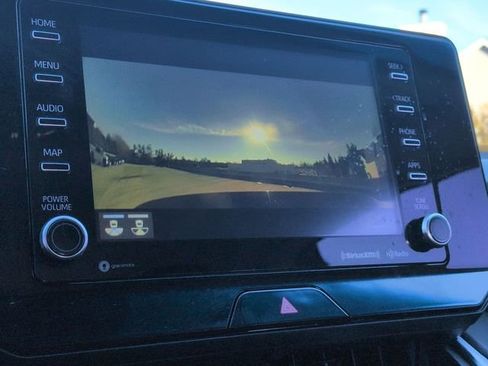 Certified 2021 Toyota Venza LE w/ Carpet Mat Package (TMS) image 18