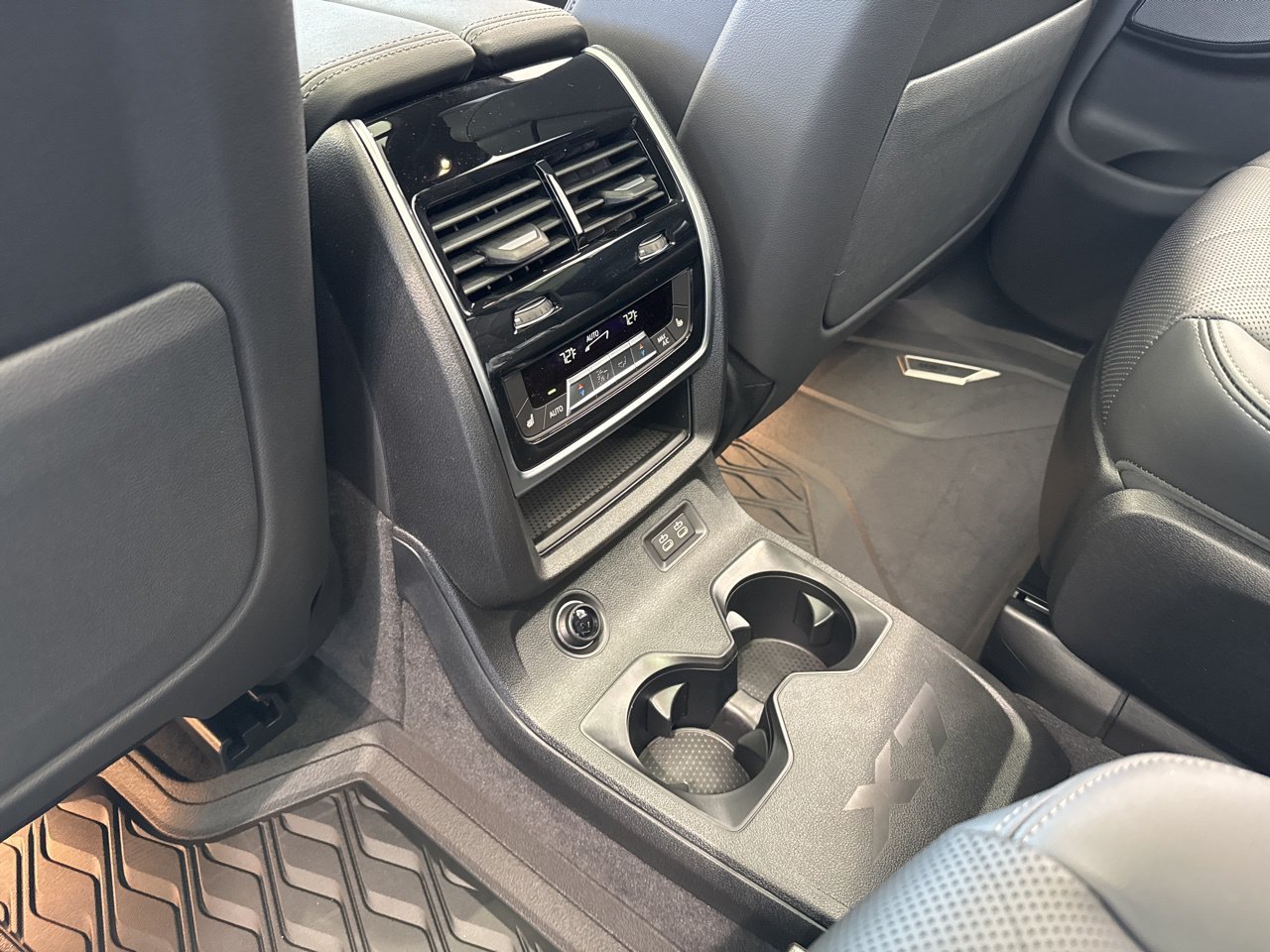 New 2026 BMW X7 xDrive40i w/ M Sport Package AWD/4WD image 49