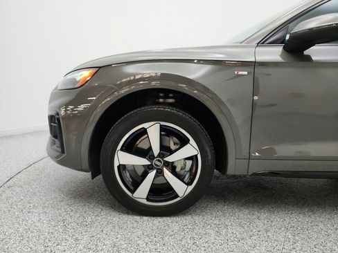 Used 2023 Audi Q5 2.0T Premium Plus w/ Premium Plus Package AWD/4WD image 21