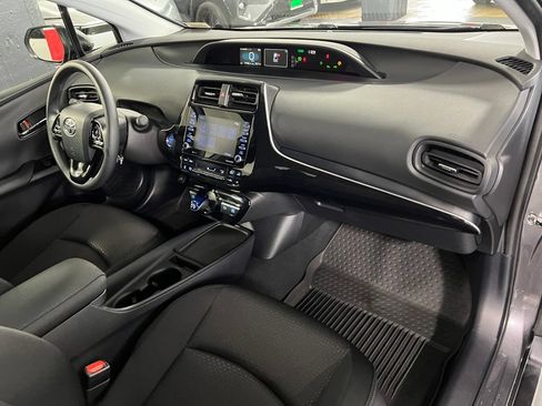 Certified 2022 Toyota Prius LE FWD image 21