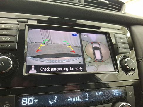 Used 2018 Nissan Rogue SL image 15