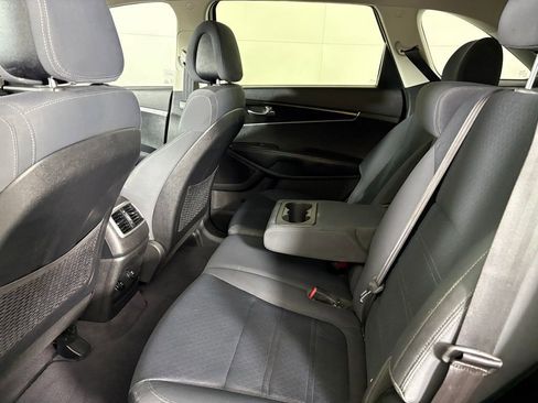 Used 2016 Kia Sorento FWD image 32