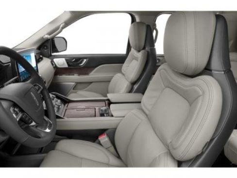 Certified 2023 Lincoln Navigator L Reserve image 9