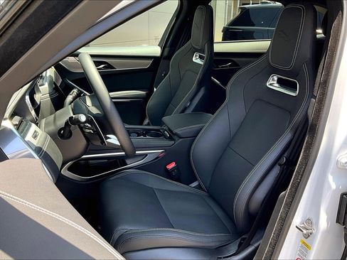 New 2026 Jaguar F-PACE R-Dynamic S image 9