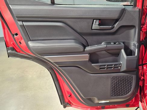 New 2026 Toyota 4Runner SR5 AWD/4WD image 19