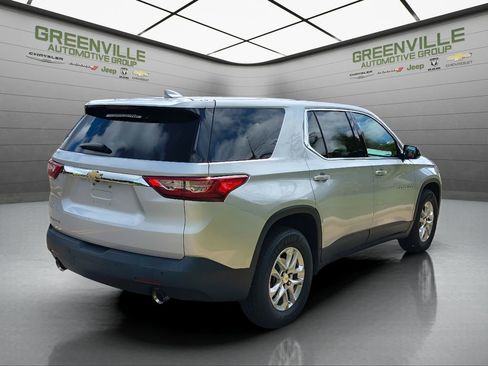 Used 2021 Chevrolet Traverse LS FWD image 8
