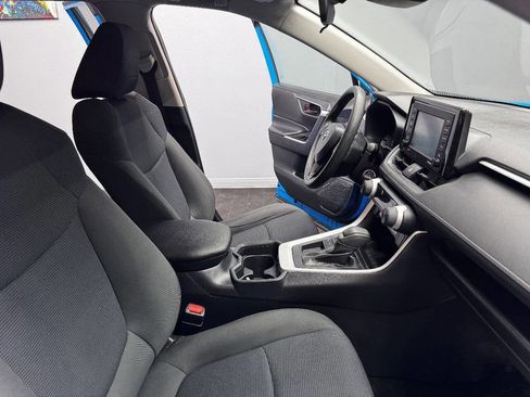 Used 2020 Toyota RAV4 LE FWD image 55