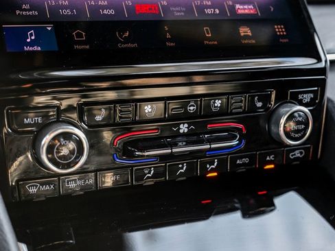 Used 2022 Jeep Grand Cherokee Overland w/ Luxury Tech Group IV image 39