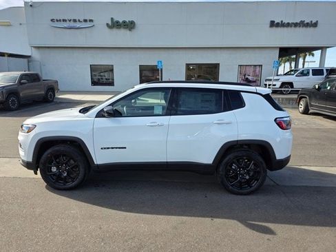 New 2026 Jeep Compass Latitude image 4