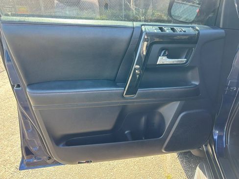 Used 2014 Toyota 4Runner Trail AWD/4WD image 12