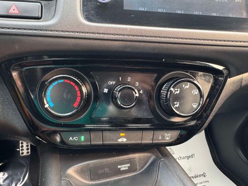 Used 2022 Honda HR-V Sport image 38