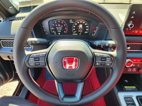 Used 2025 Honda Civic Type R image 9