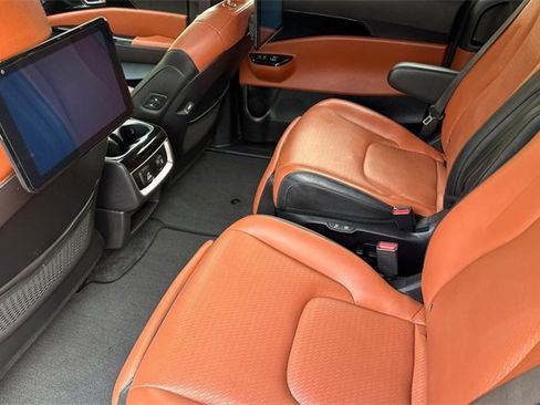 Certified 2022 Kia Carnival SX Prestige image 15
