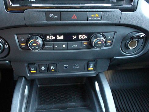 Used 2023 Nissan Frontier SV w/ SV Premium Package AWD/4WD image 40