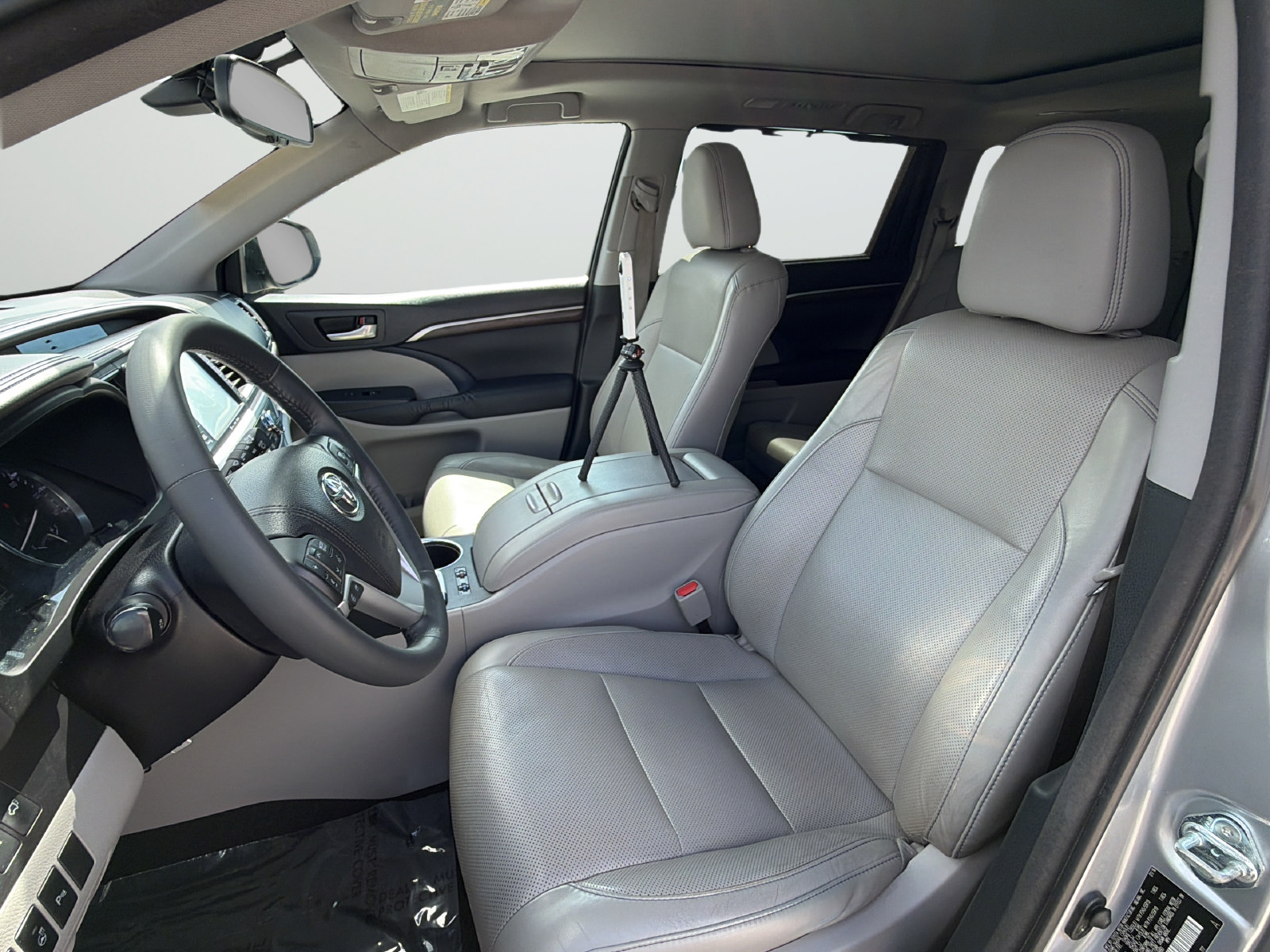 Used 2016 Toyota Highlander Limited Platinum FWD image 33