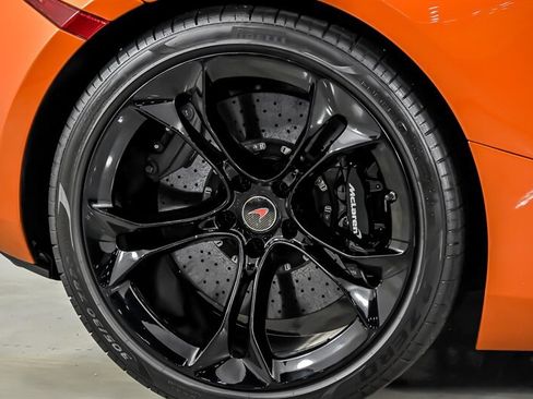 Used 2018 McLaren 720S Performance RWD image 18