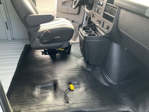 Used 2025 Chevrolet Express 3500 Extended w/ Driver Convenience Package image 14