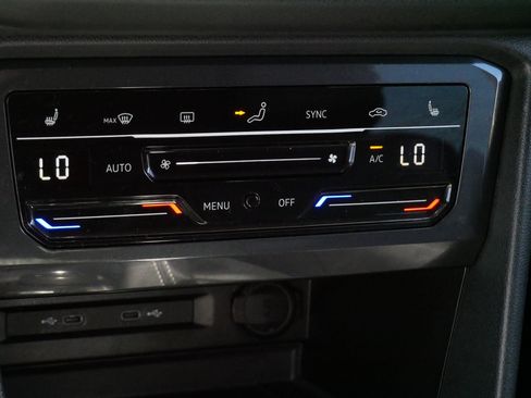 Certified 2024 Volkswagen Tiguan SE AWD/4WD image 23