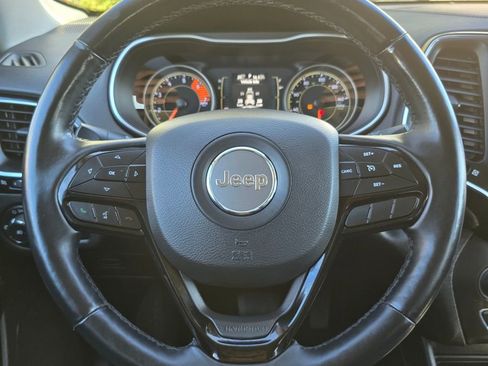 Used 2019 Jeep Cherokee Latitude Plus image 8