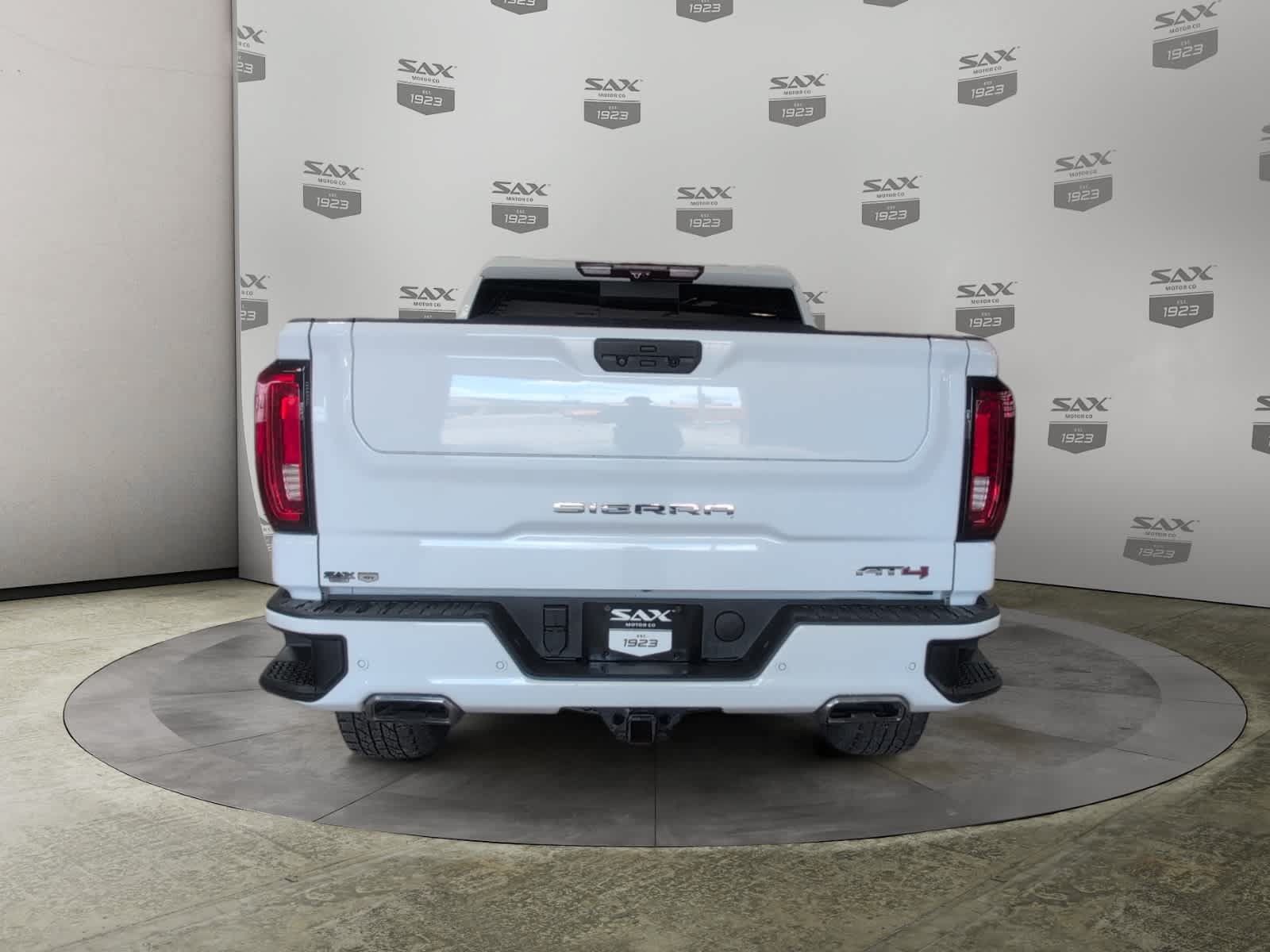 Used 2020 GMC Sierra 1500 AT4 w/ AT4 Premium Package AWD/4WD image 4