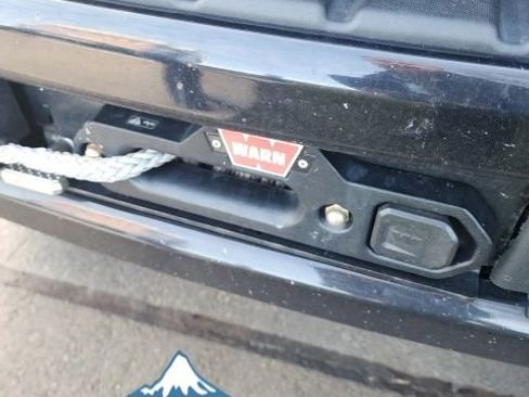 Used 2022 Ford F250 Lariat w/ Black Appearance Package image 12