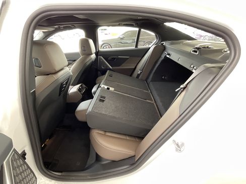 Certified 2025 BMW i5 eDrive40i w/ Premium Package RWD image 30