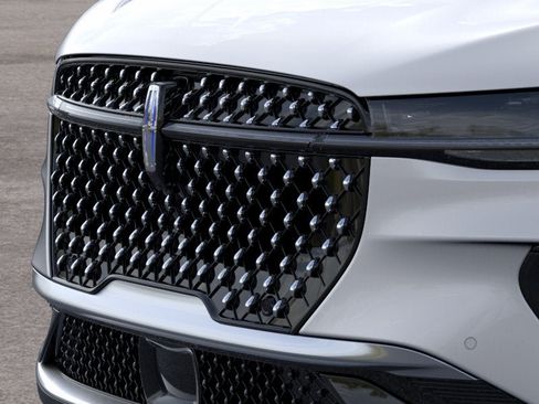 New 2026 Lincoln Nautilus Premier AWD/4WD image 17