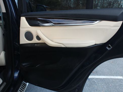 Used 2016 BMW X5 xDrive50i image 17