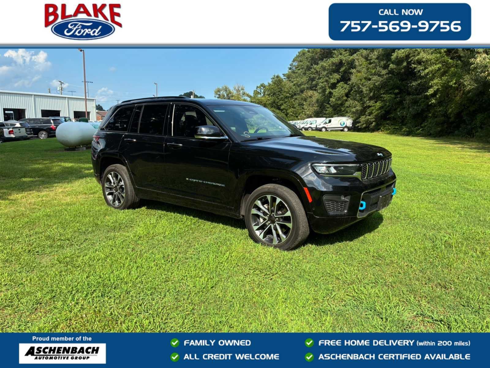 Used 2023 Jeep Grand Cherokee Overland w/ Luxury Tech Group IV AWD/4WD image 1