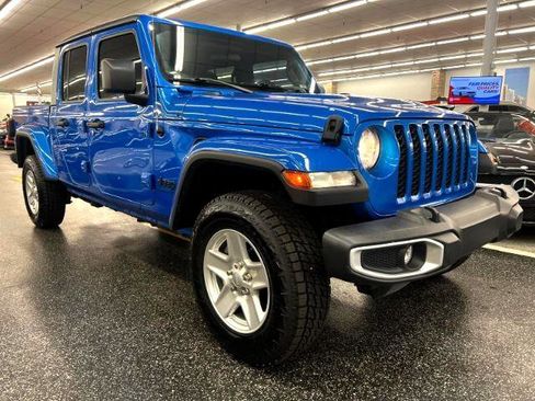 Used 2021 Jeep Gladiator Sport image 4