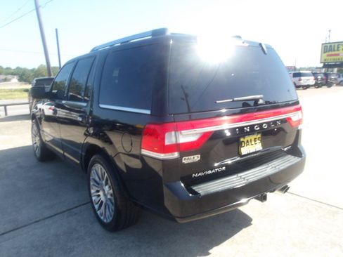 Used 2016 Lincoln Navigator Select RWD image 14