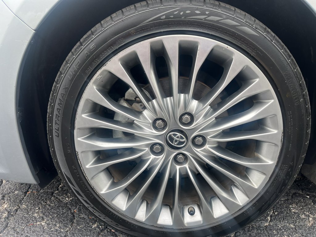 Used 2016 Toyota Avalon Limited FWD image 26