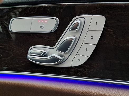 Used 2018 Mercedes-Benz E 400 4MATIC Sedan image 42