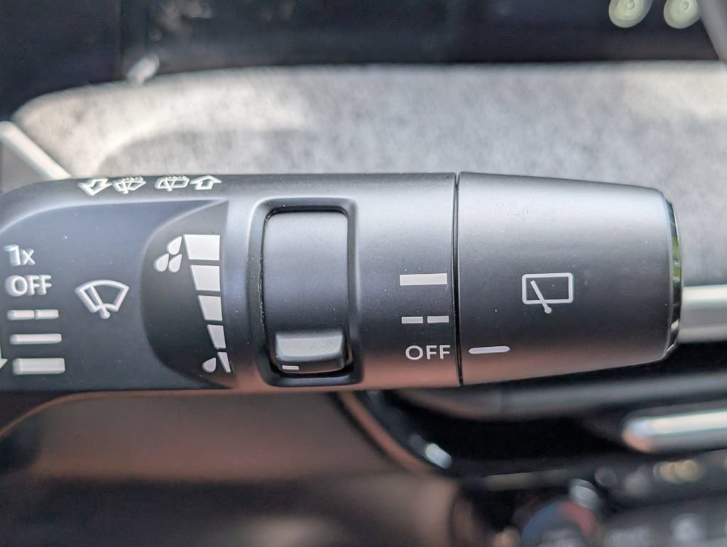New 2026 Nissan Kicks SV w/ Cold Weather Package FWD image 25