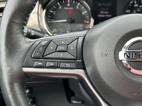 Used 2018 Nissan Rogue SL w/ Premium Package AWD/4WD image 18