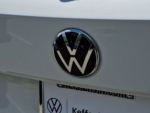 Used 2024 Volkswagen Taos SE FWD image 28