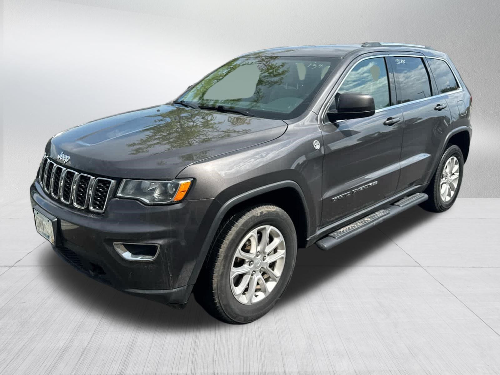 Used 2021 Jeep Grand Cherokee Laredo AWD/4WD image 7