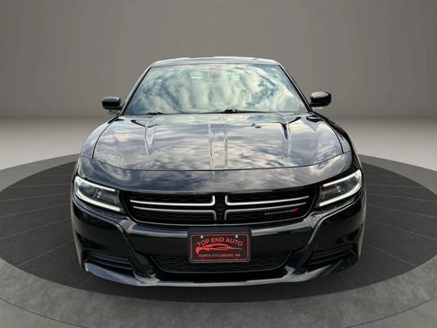 Used 2017 Dodge Charger SE w/ Popular Equipment Group AWD/4WD image 2
