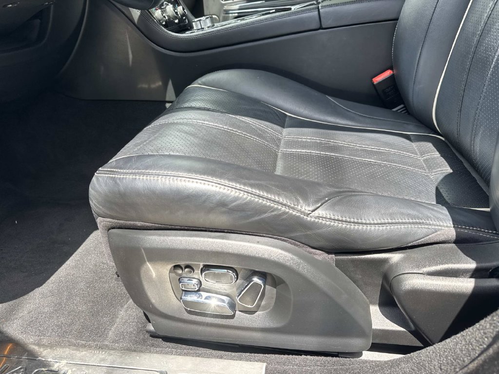 Used 2015 Jaguar XJ L Portfolio RWD image 18